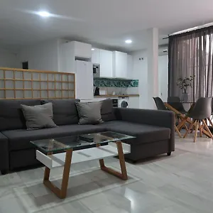  Apartament J & E Center